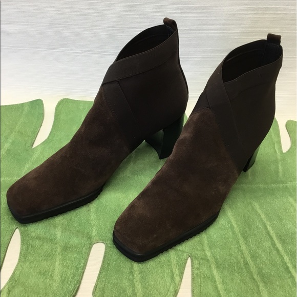 Stuart Weitzman Brown Slide On Booties - Picture 2 of 8